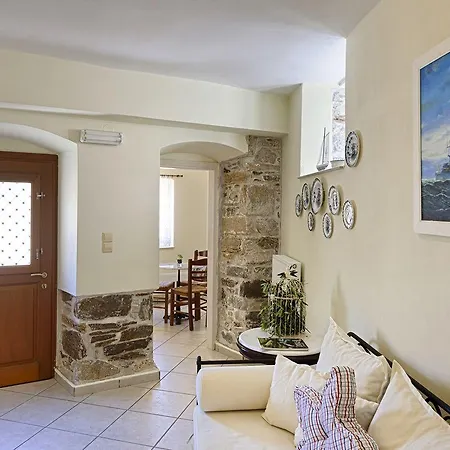 Antouanetta * ארמופוליס