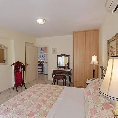 公寓 Antouanetta 埃尔莫波利斯