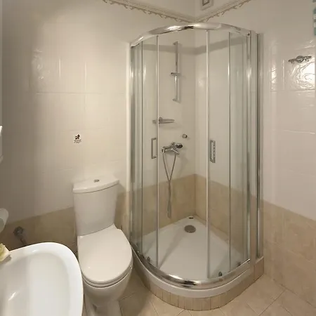 Antouanetta Ερμούπολη