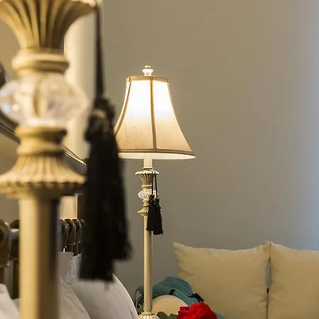 Antouanetta Ερμούπολη