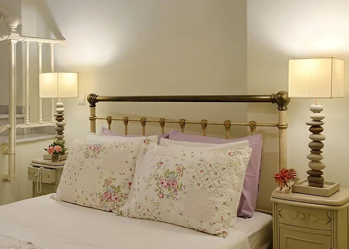 Antouanetta Ermoupoli